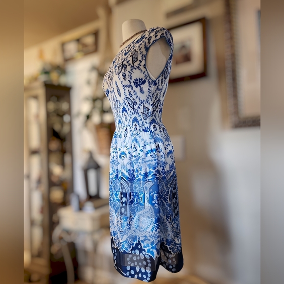 MAX EDITION DRESS - Picture 4 of 11